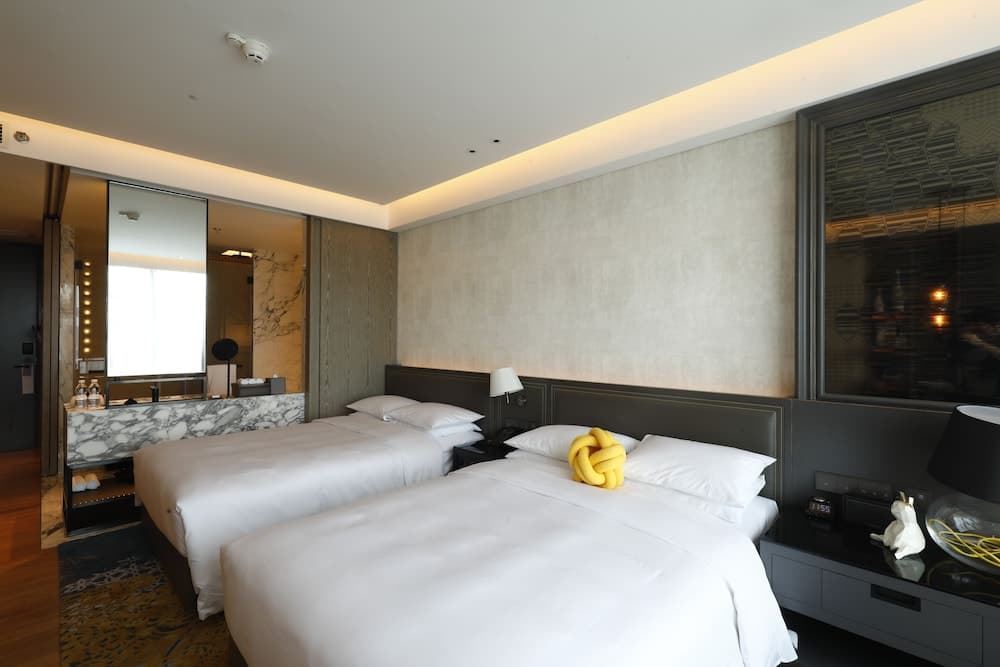 Renaissance Hangzhou Northeast Hotel