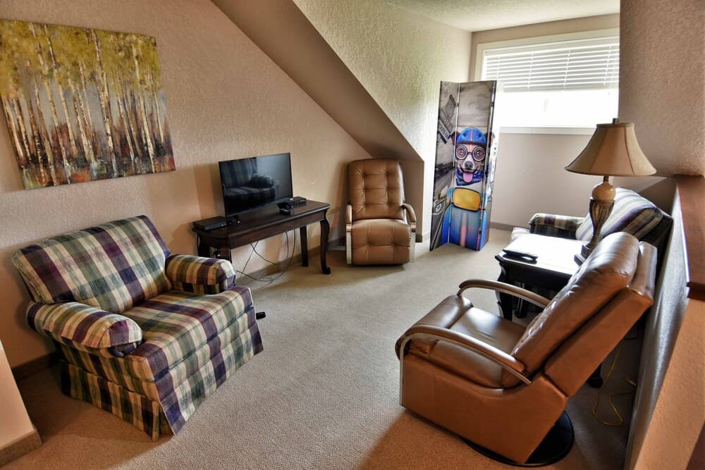 Unit 305 2 Bd/ 2 Ba Condo 2 Bedroom Condo by Redawning