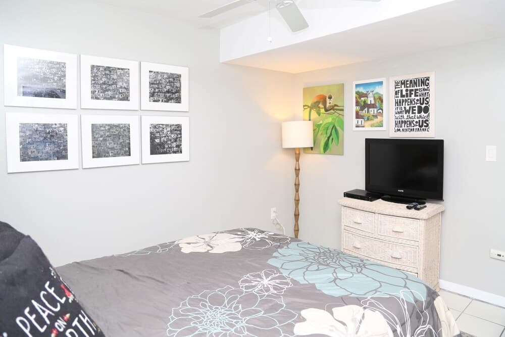 Harbor House B4 2 Bedroom Condo by RedAwning