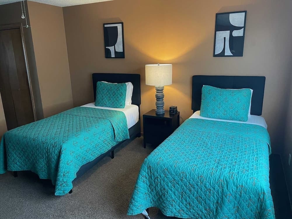 H Oz-Toto 3 Bedroom Home by RedAwning