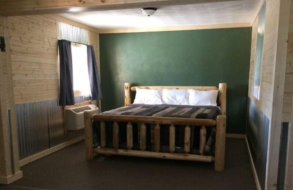 Big Horse Inn and Suites