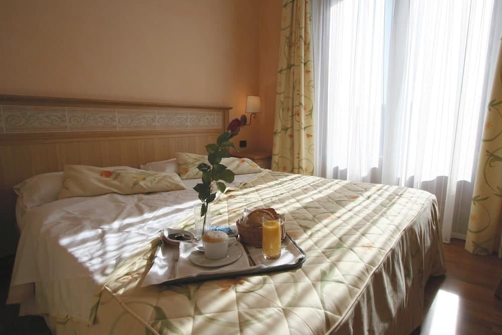 La Rosa Nel Bicchiere