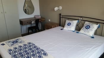 Ria's Deluxe Apartments