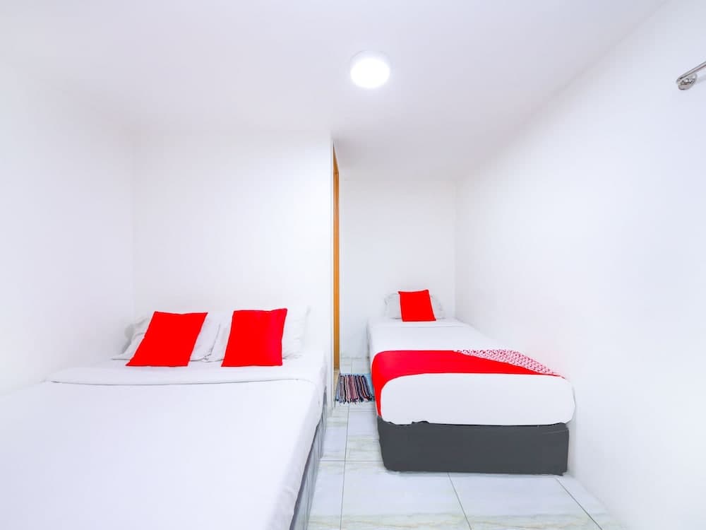 OYO 334 Everest Hotel