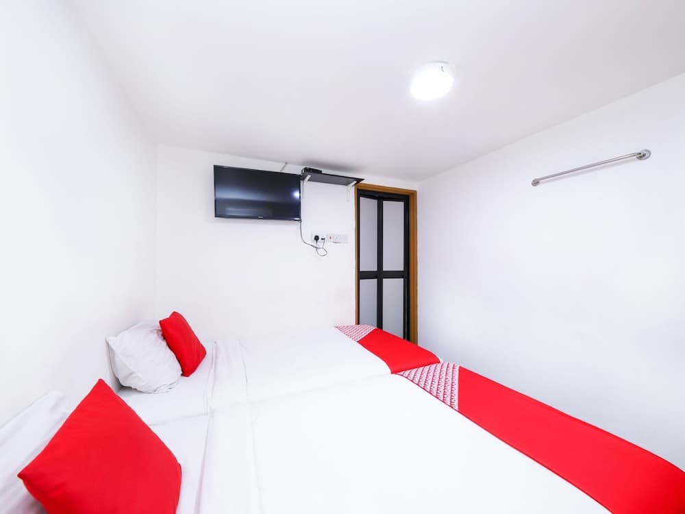 OYO 334 Everest Hotel