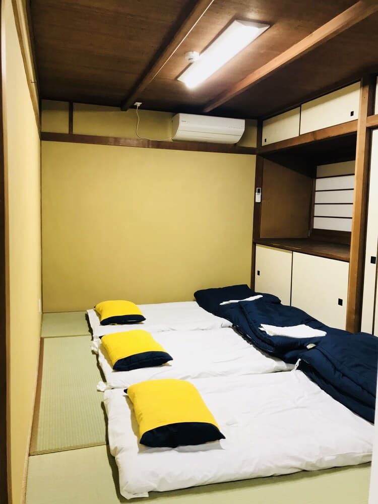 ONE Hostel&Standing Bar