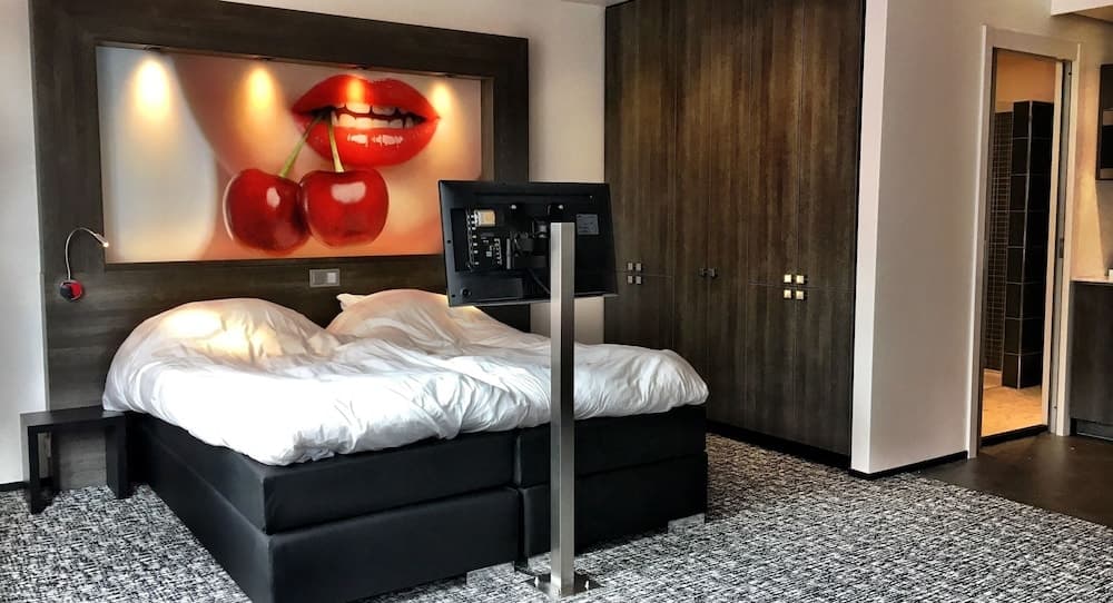 Apart Food and Drinks