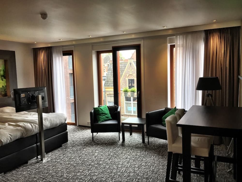 Apart Food and Drinks