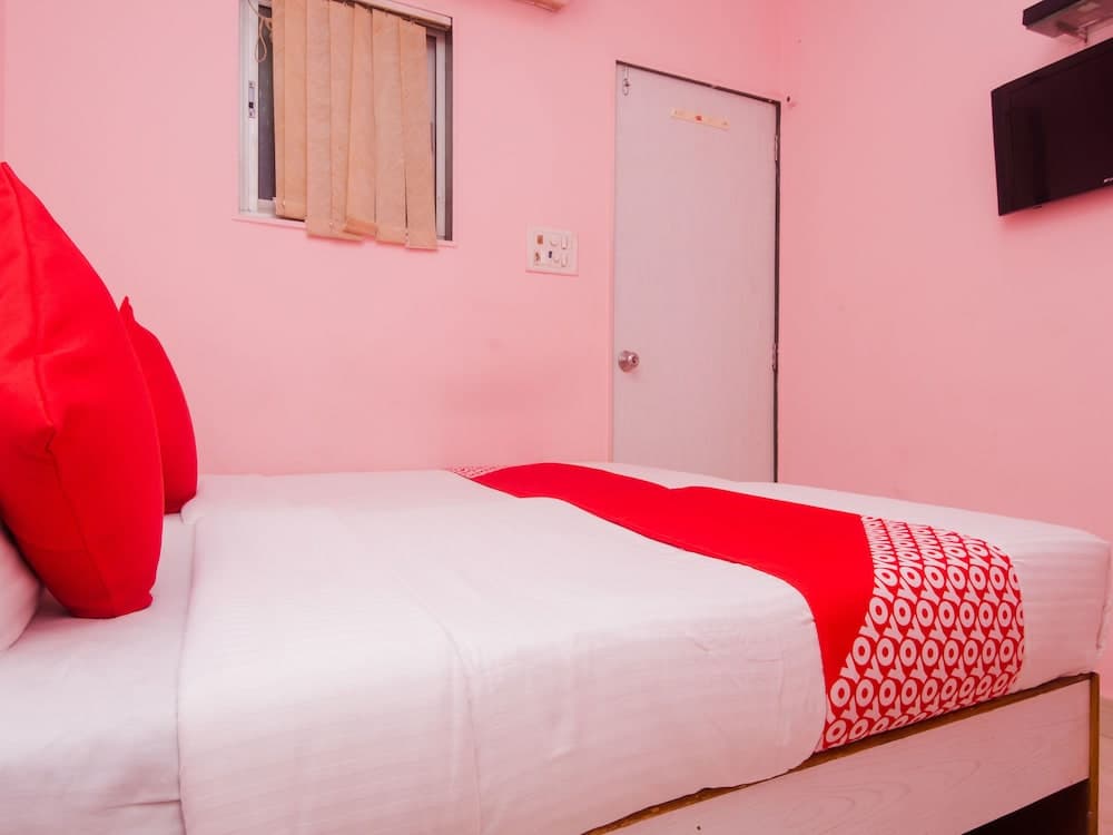 OYO 13471 Hotel HomeStay