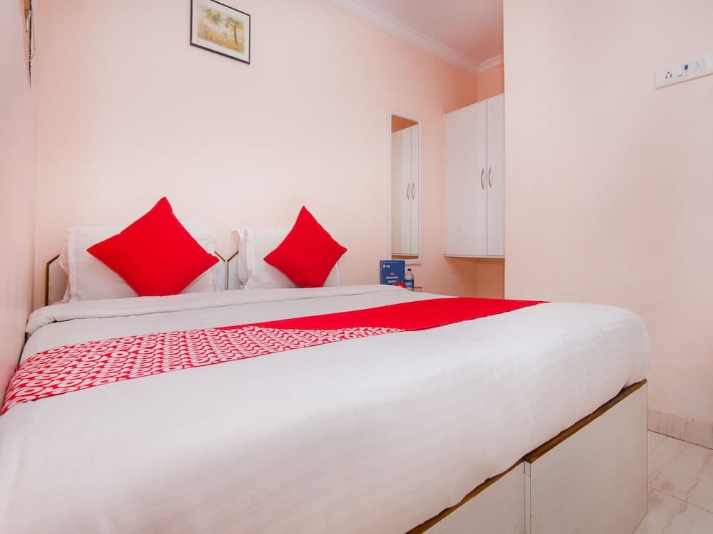 OYO 13471 Hotel HomeStay