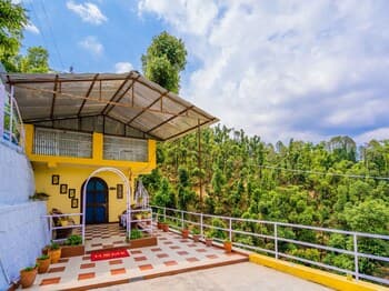 OYO 14137 Home Valley Studio Kempty Road