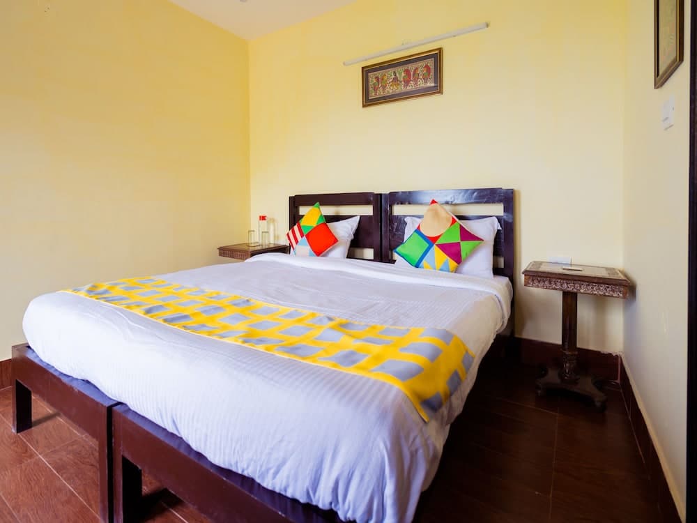 OYO 14137 Home Valley Studio Kempty Road