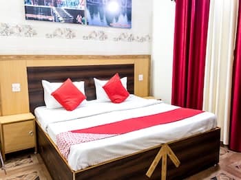 OYO 14061 Home Exotic 1BHK Khanyara Road