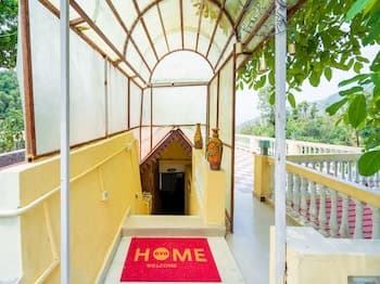 OYO 14132 Home Elegant 1BHK Kempty Road