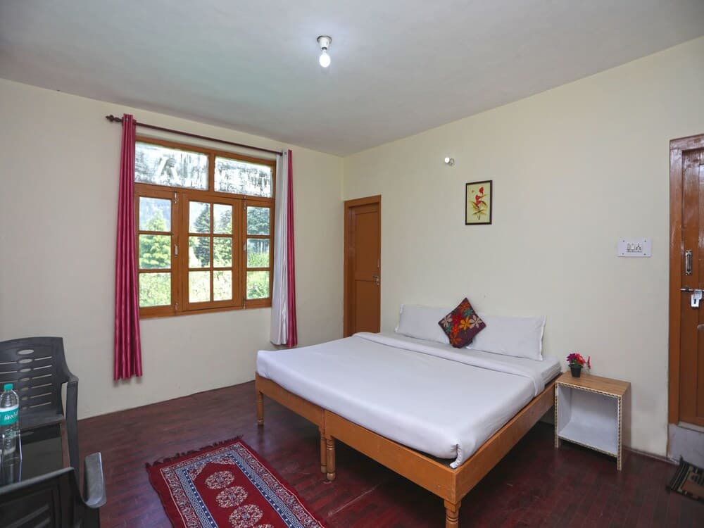 OYO 13719 Home Hill View 1BHK near Hadimba