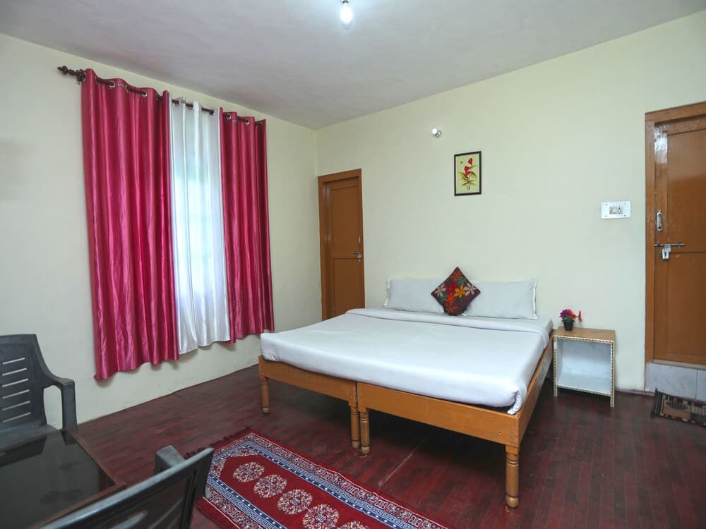 OYO 13719 Home Hill View 1BHK near Hadimba