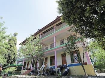 OYO 13719 Home Hill View 1BHK near Hadimba