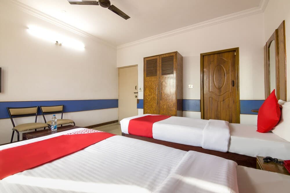 OYO 10885 Hotel Keerthana International