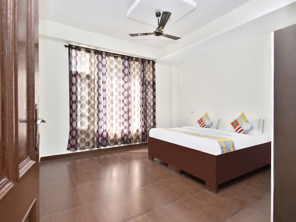 OYO 13878 Home Spacious 3BHK Kumarhatti