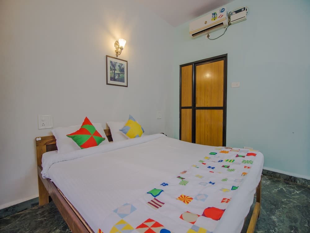 OYO 14181 Home Garden View Studio Morjim Beach