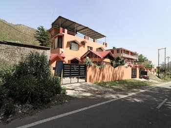 OYO 13884 Holiday Homes