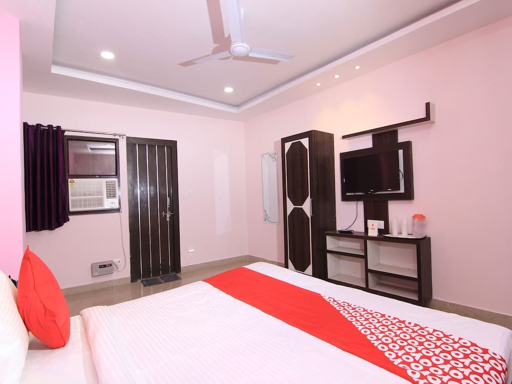 OYO 14615 Aastha Krishna Dham