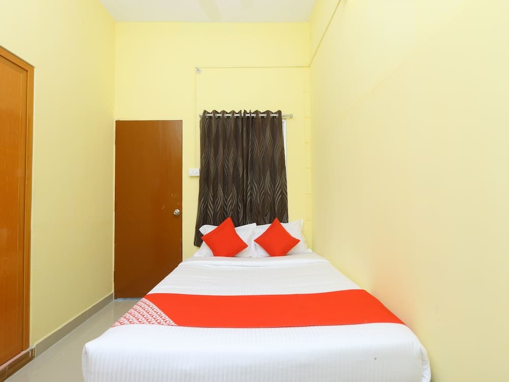 OYO 15480 WEST WOOD RESIDENCY