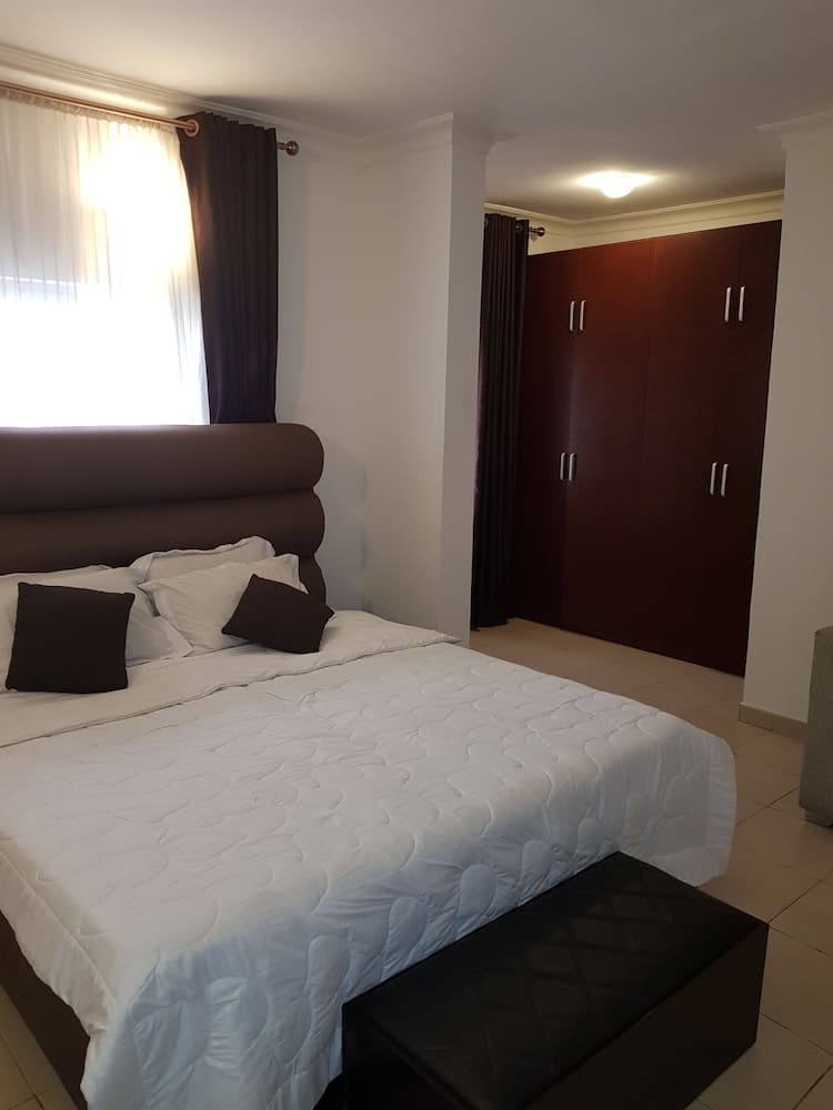 Cadogan Place Estate Apartment