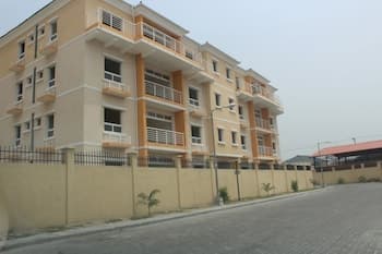 Cadogan Place Estate Apartment