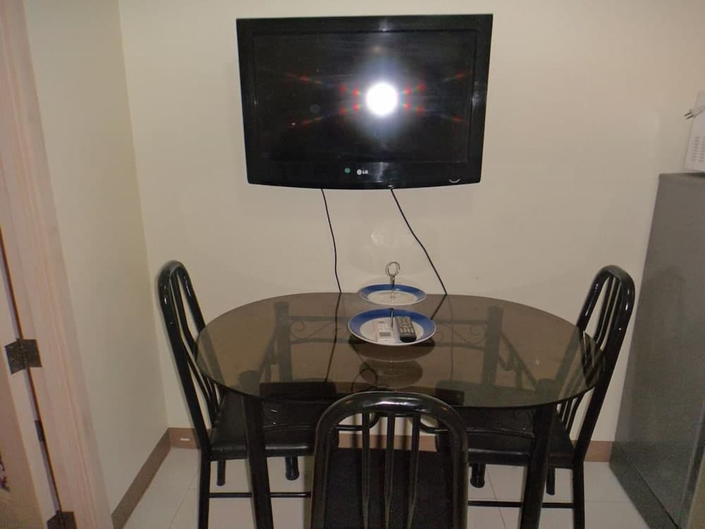 KarLa's Place at Chateau Elysee