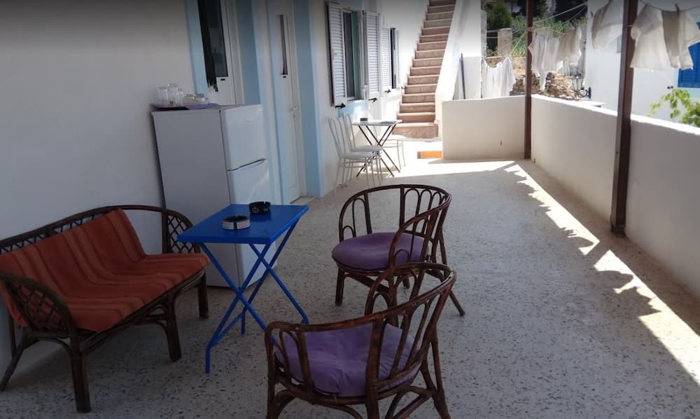 Grandma Vasiliki Rooms To Let