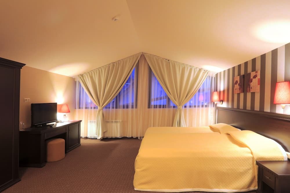 Royal Park Hotel & Apartments