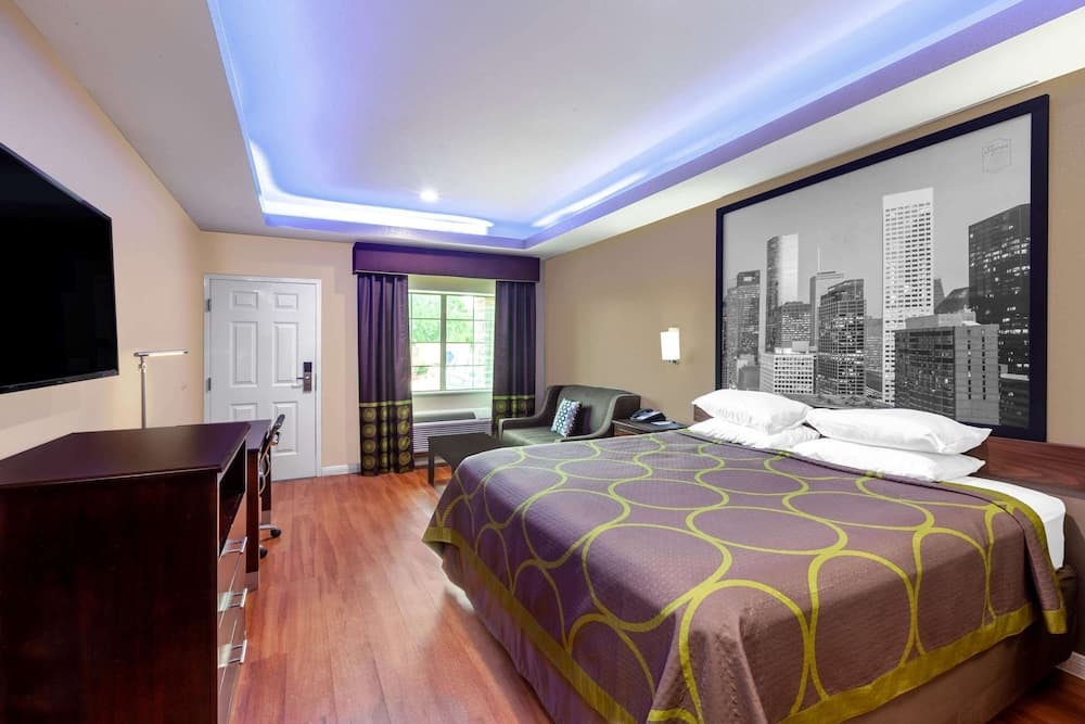 Super 8 by Wyndham Houston Northwest Cypress