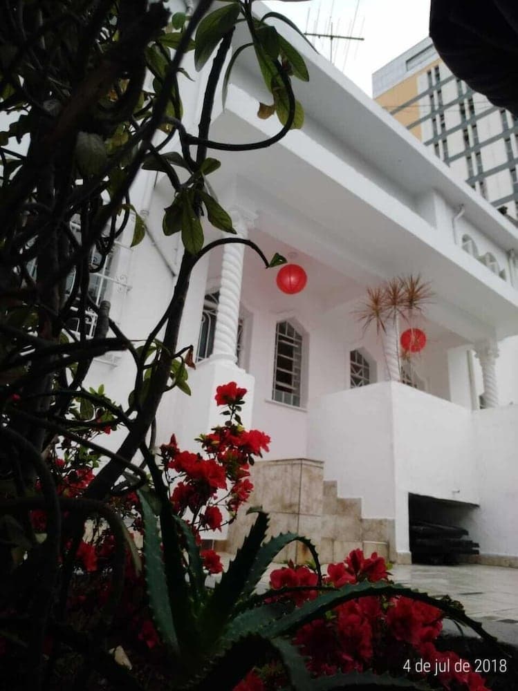 Yellow House Hostel Internacional