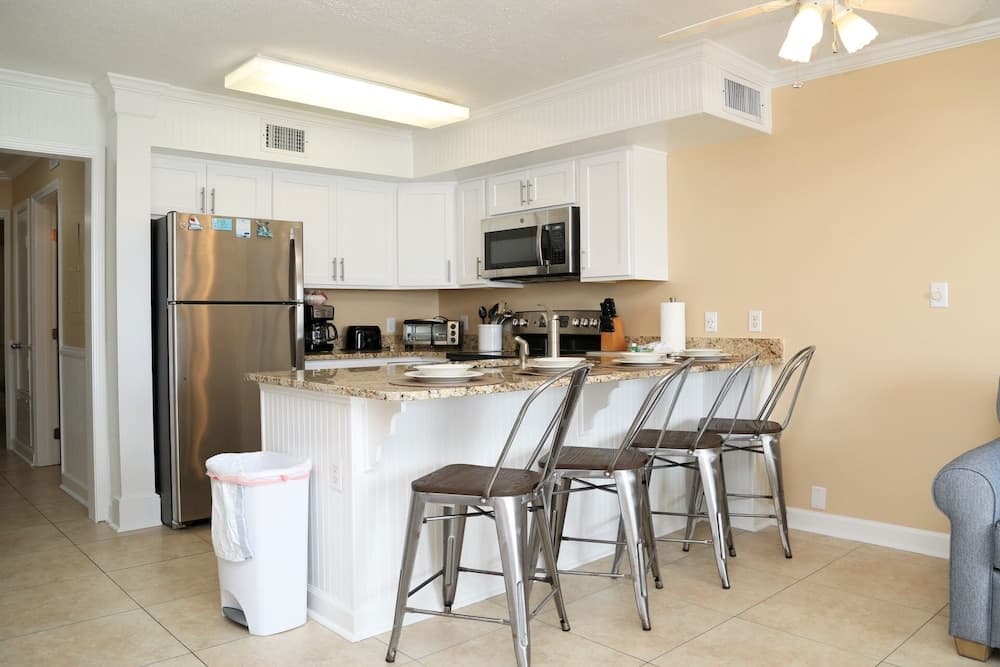 Seacrest 405 1 Bedroom Condo by RedAwning