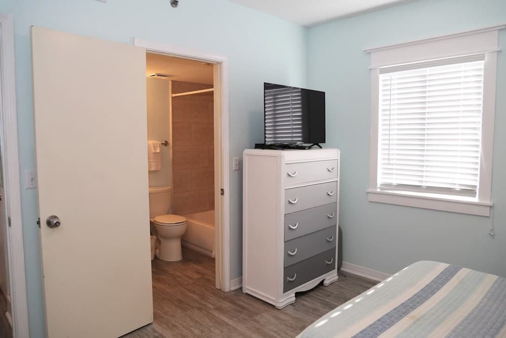 Tropical Winds 304 3 Bedroom Condo by RedAwning