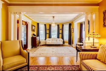 1000 Islands B&B – The Bulloch House