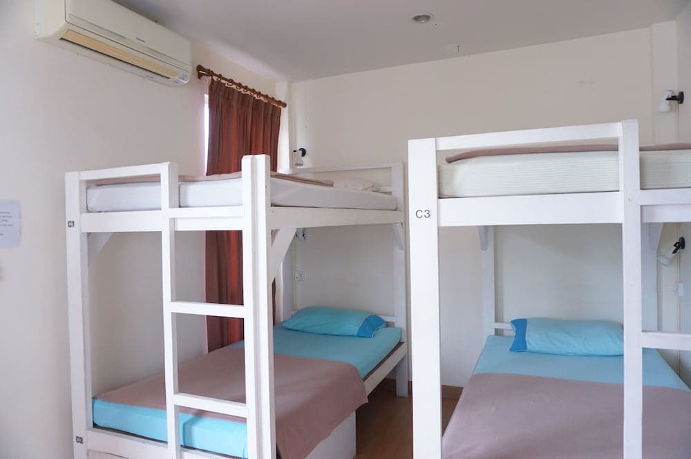 Ananas Phuket Hostel