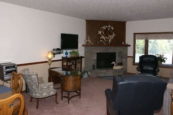 Holly #3 - 1 Bedroom Condo