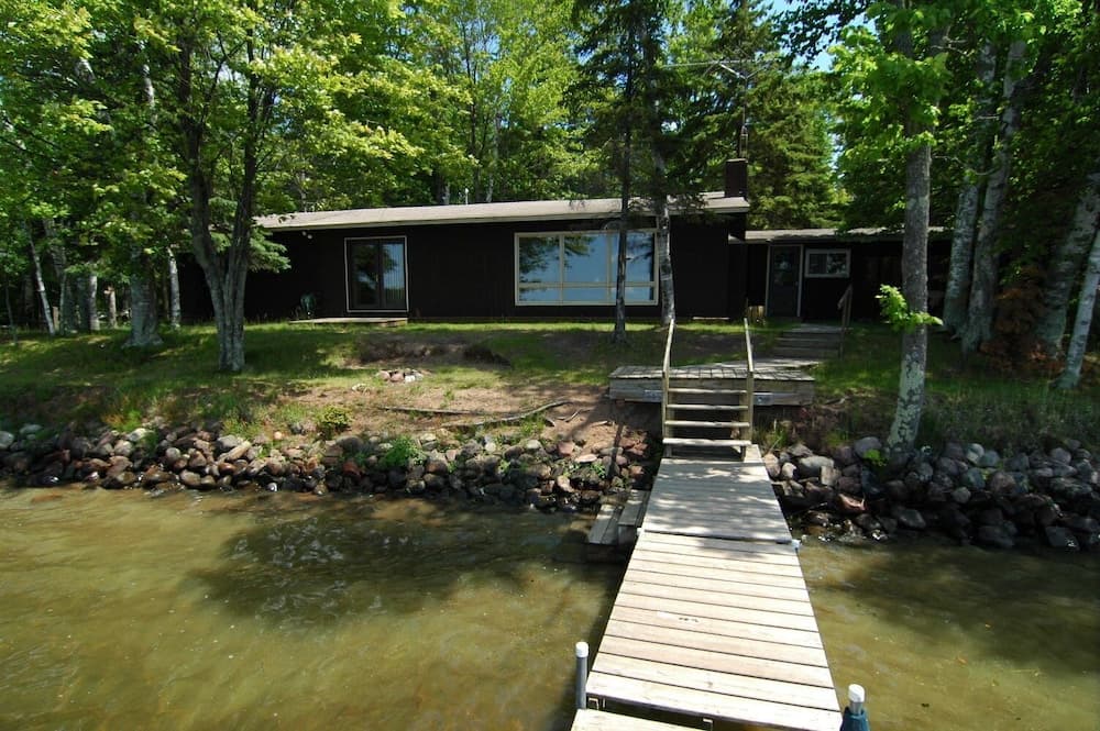 Ranch-Style Seidls Home Feet away to Lakeshore by RedAwning
