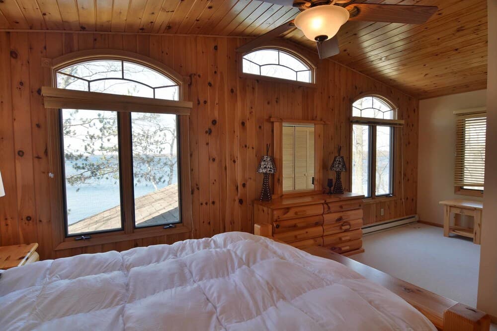 Sunset Shores 3 Bedroom Hotel Room by Redawning