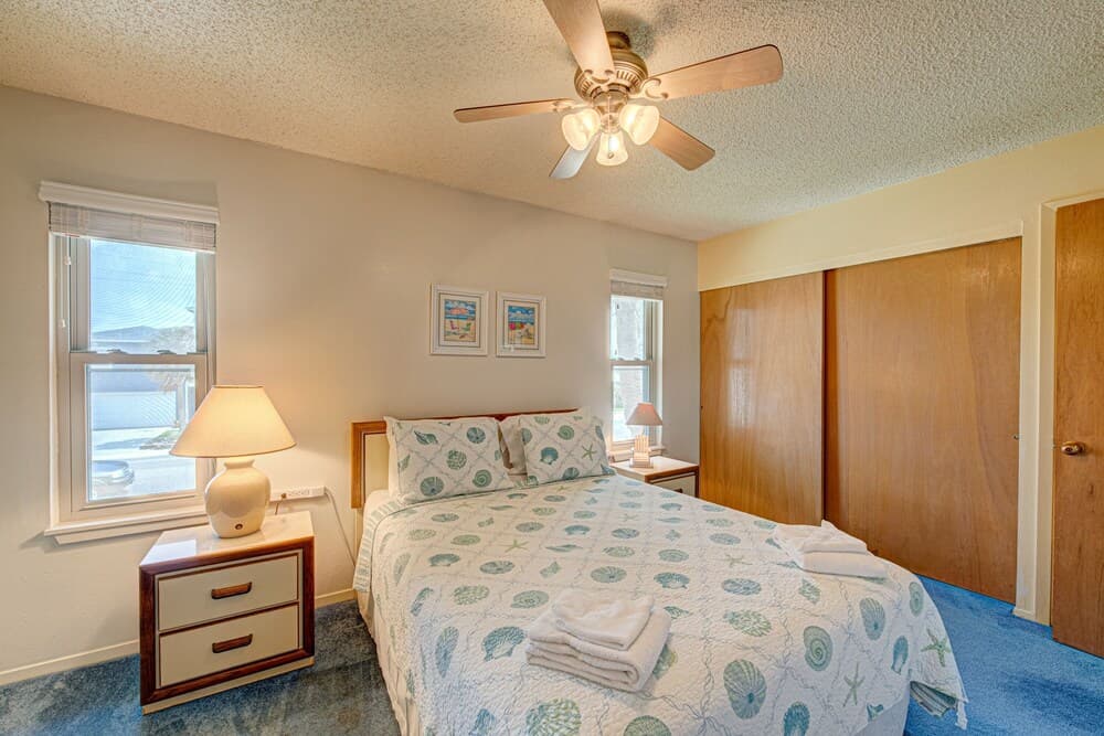 Courtyard #203 1 Bedroom Condo by Redawning