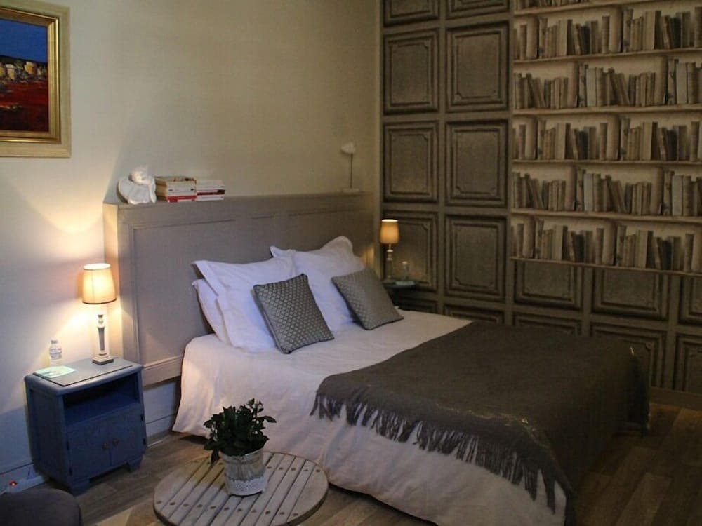 Une Chambre en Ville