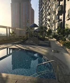 Cubao ManhattanHeights Unit 5H Tower C