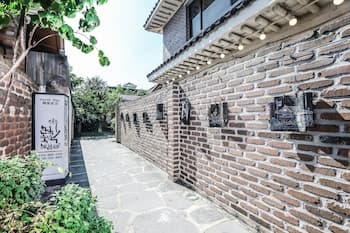 Hanok House