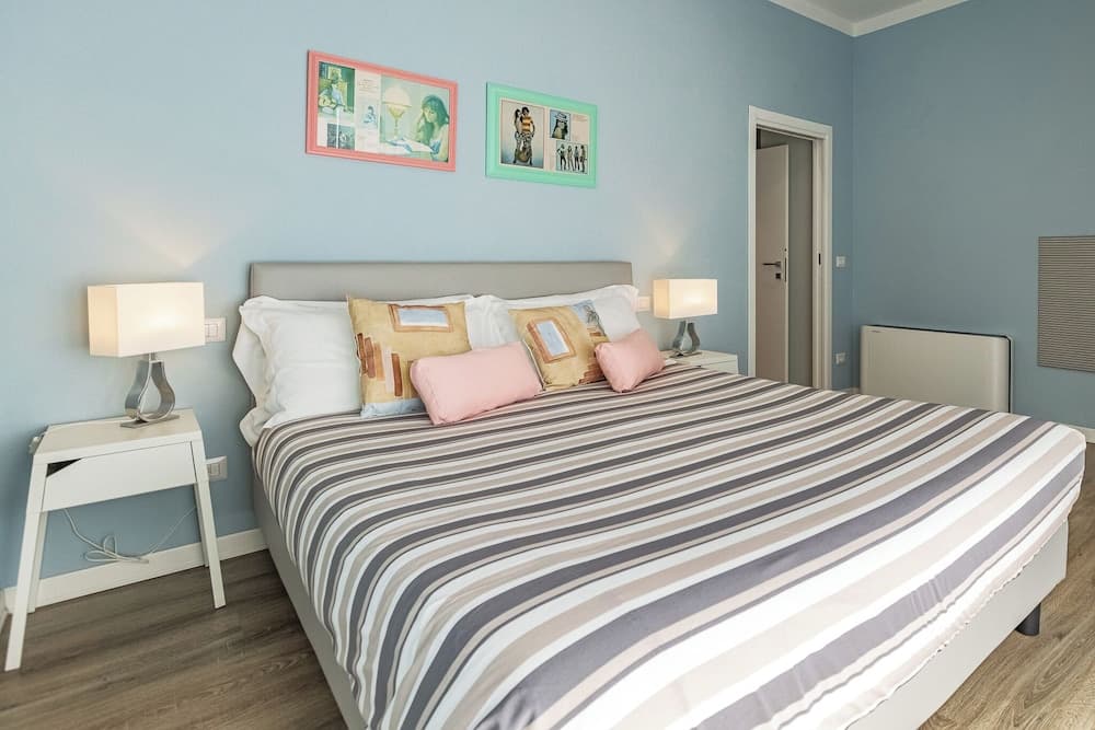 B & B La Cornice - Gina Room With Bathroom and Private Terrace