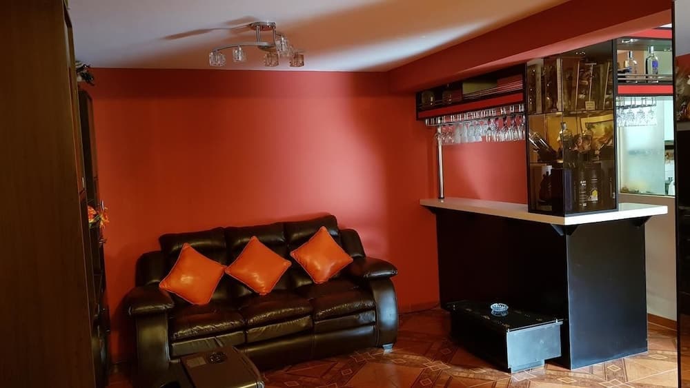 Departamento Con Cochera  En Estreno