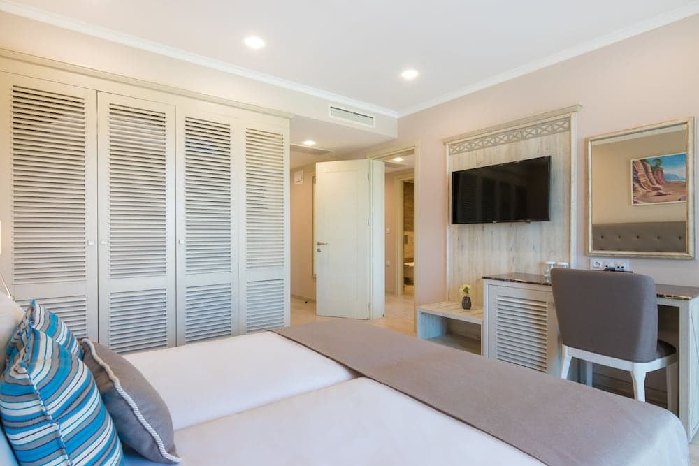 King Maron Beach Hotel & Spa