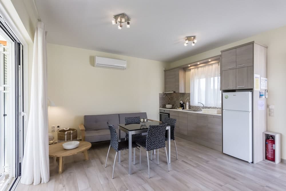 Estia Coastal Dream - Lush & Enchanting Garden Gem