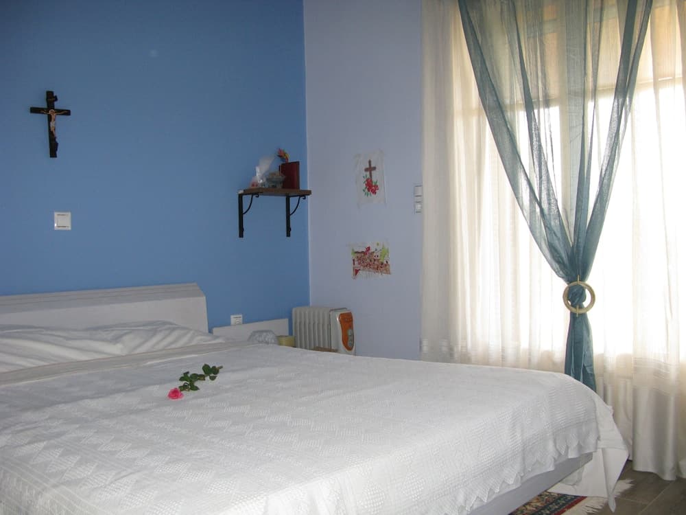 Navarino - A Breath Away From The Beach